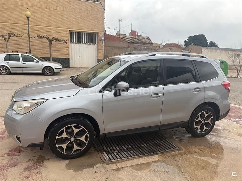 Usado Subaru Forester 240 CV (176 kW) 2014 Gris / plata SUV