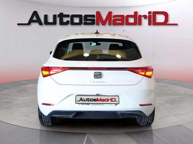 Usado Seat Leon Style 116 CV (85 kW) 2021 Gris Utilitario