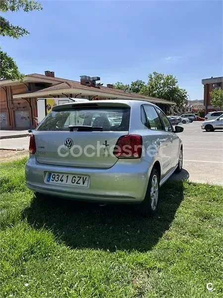 Usado VW Polo Sport 90 CV (66 kW) 2010 Gris / plata Utilitario