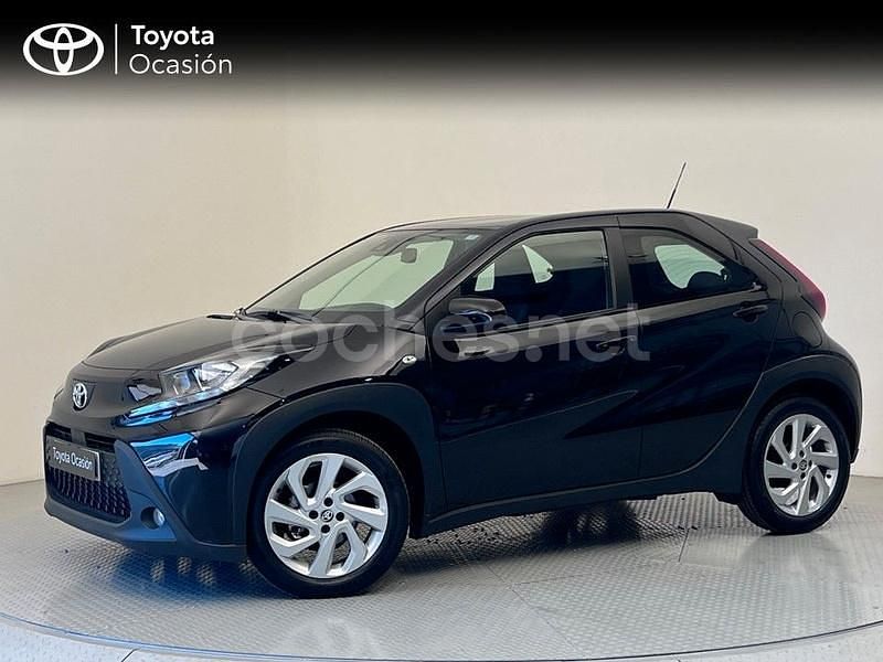 Negro Usado 2023 Toyota Aygo Play Utilitario | 15.400 € (Precio justo) - Imagen 1/4