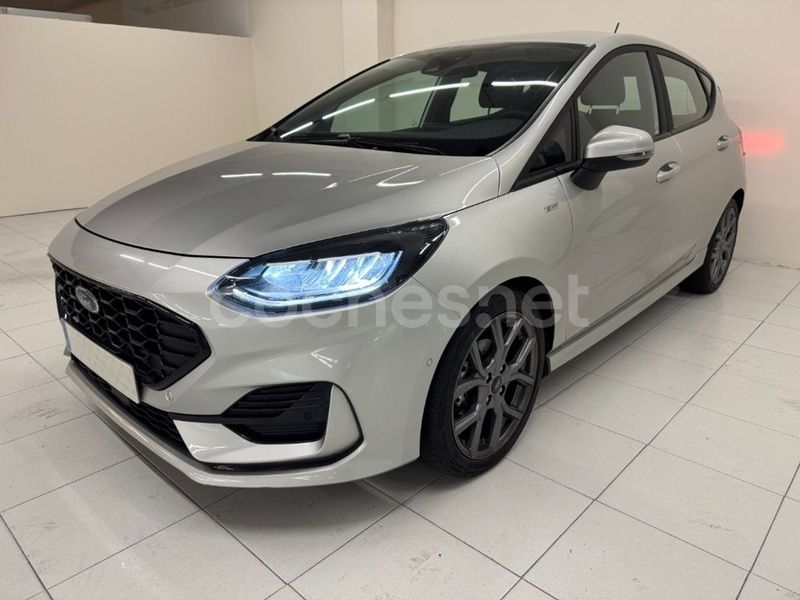 Gris / plata Usado 2023 Ford Fiesta ST-Line Utilitario | 18.990 € (Caro) - Imagen 1/4