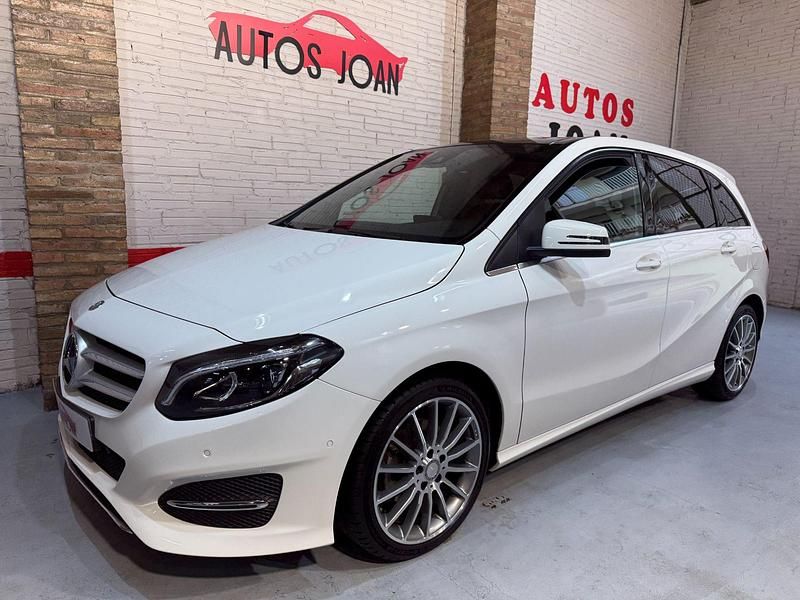 Usado Mercedes B200 AMG line 156 CV (114 kW) 2016 Beige Monovolumen