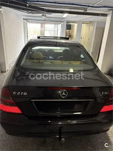 Usado Mercedes E270 Classic 177 CV (130 kW) 2005 Negro Berlina