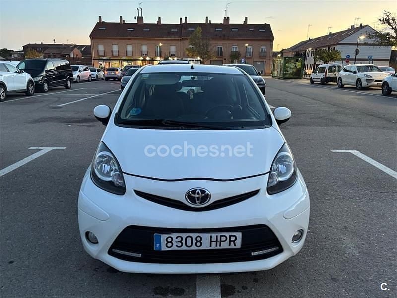 Azul Usado 2013 Toyota Aygo Live Utilitario | 6800 € (Precio justo) - Imagen 1/4