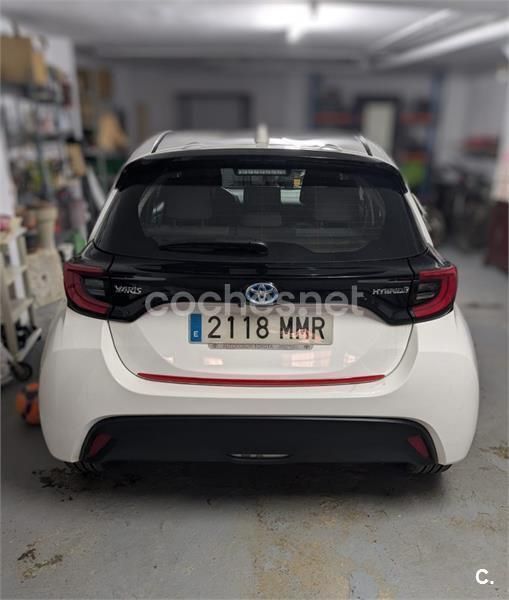 Blanco Usado 2024 Toyota Yaris Hybrid Active Berlina | 21.000 € (Buen precio) - Imagen 1/4