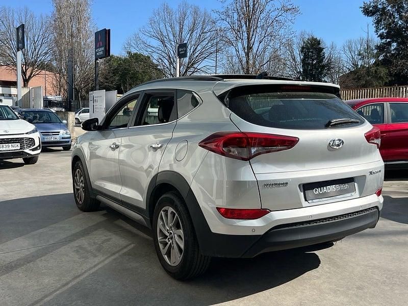 Usado Hyundai Tucson 115 CV (84 kW) 2016 Gris / plata SUV