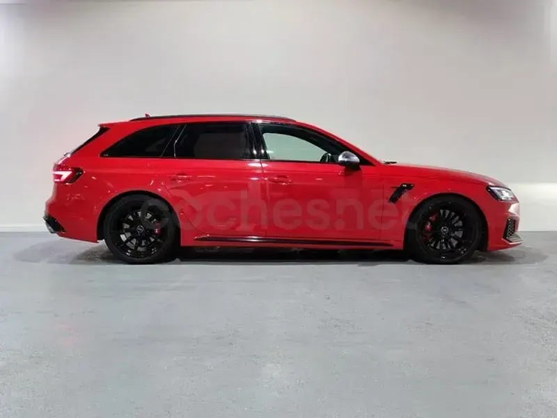 Usado Audi RS4 Exclusive 450 CV (330 kW) 2019 Rojo Familiar