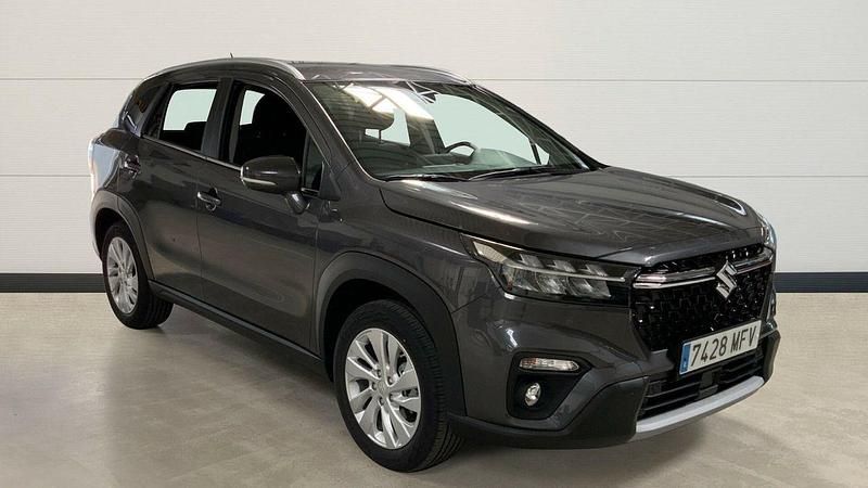 Gris Usado 2023 Suzuki SX4 S-Cross SUV | 22.900 € (Buen precio) - Imagen 1/1