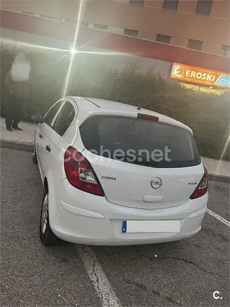 Usado Opel Corsa Selective 75 CV (55 kW) 2014 Blanco Utilitario