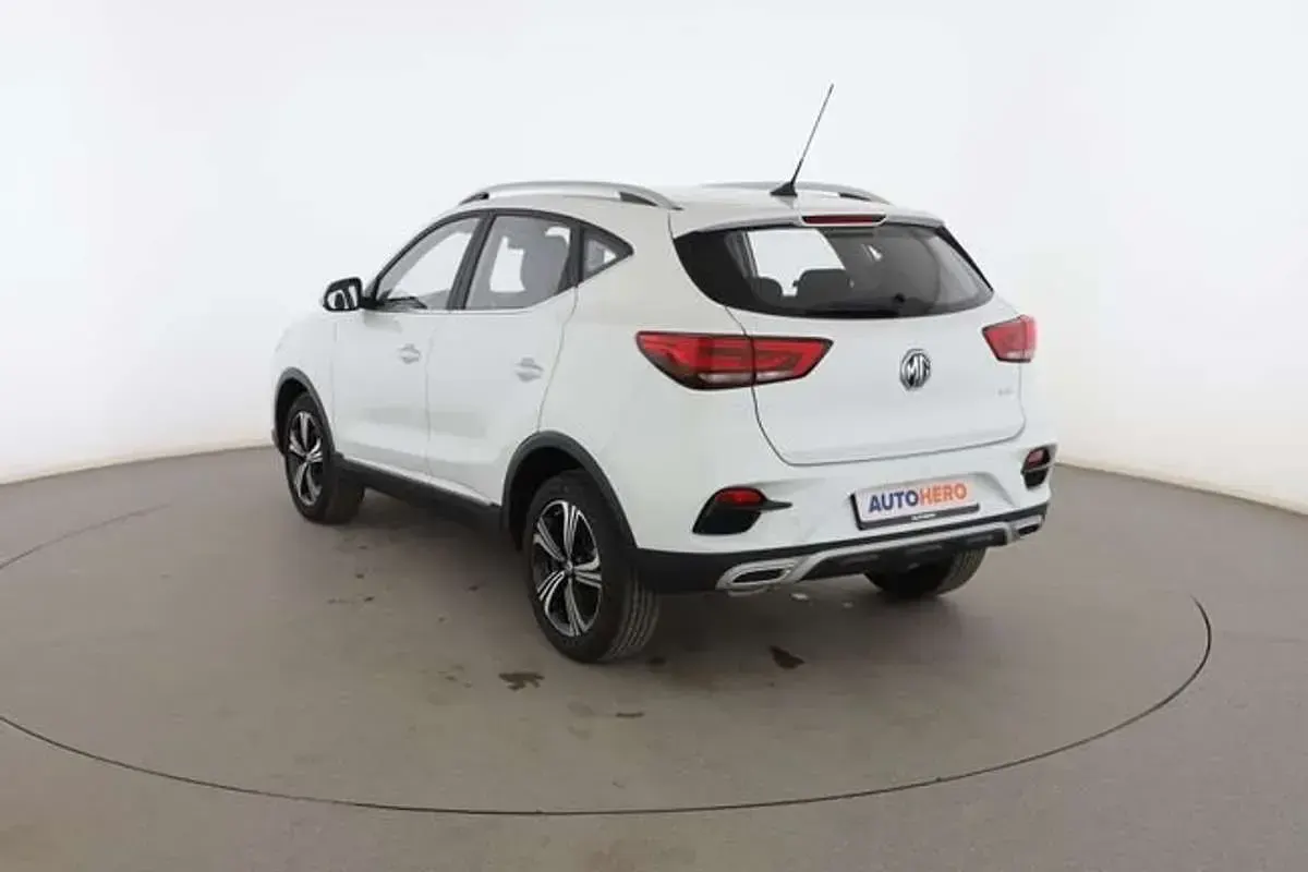 Usado MG ZS Comfort 106 CV (77 kW) 2023 Blanco SUV