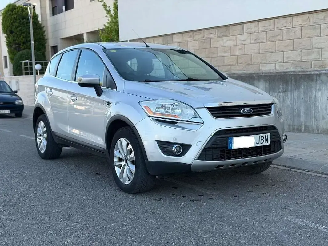 Usado Ford Kuga Titanium 136 CV (100 kW) 2009 Gris SUV