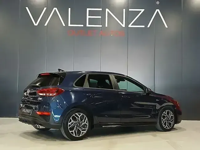 Usado Hyundai i30 N Line 96 CV (70 kW) 2025 Azul Berlina