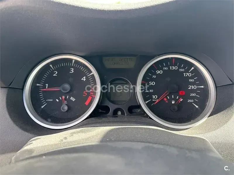 Usado Renault Mégane Dynamique 105 CV (77 kW) 2006 Negro Berlina