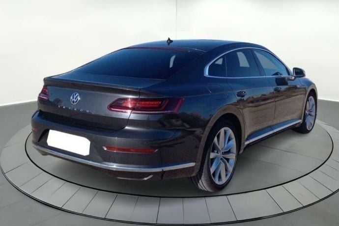 Usado VW Arteon Elegance 150 HP (110 kW) 2018 Cinzento Sedan