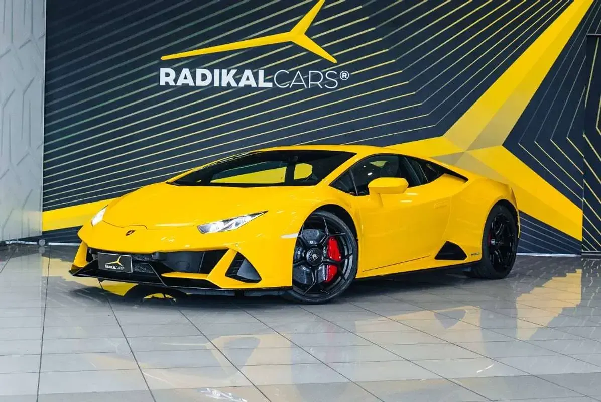 Usado Lamborghini Huracán 640 CV (470 kW) 2022 Amarillo Coupe