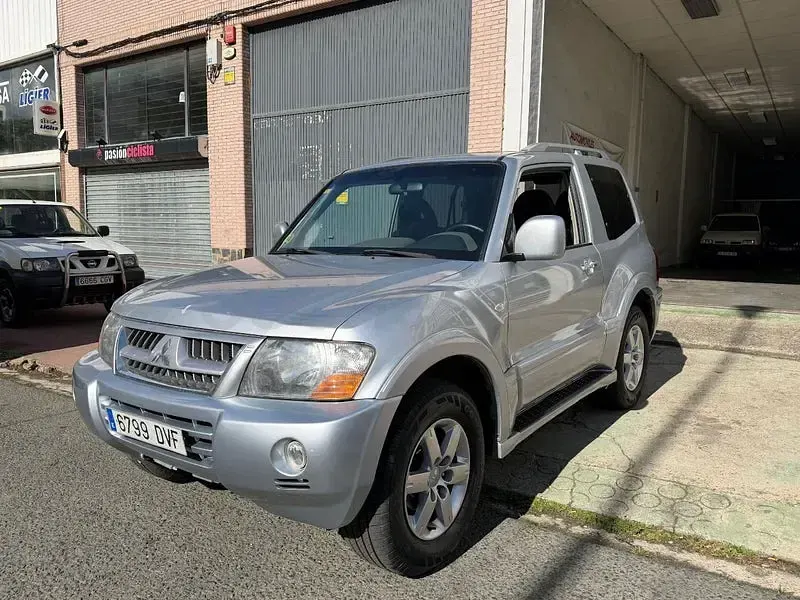 Usado Mitsubishi Montero 160 CV (117 kW) 2006 Gris / plata SUV