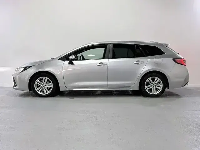 Usado Toyota Corolla Active 122 CV (89 kW) 2023 Gris Familiar