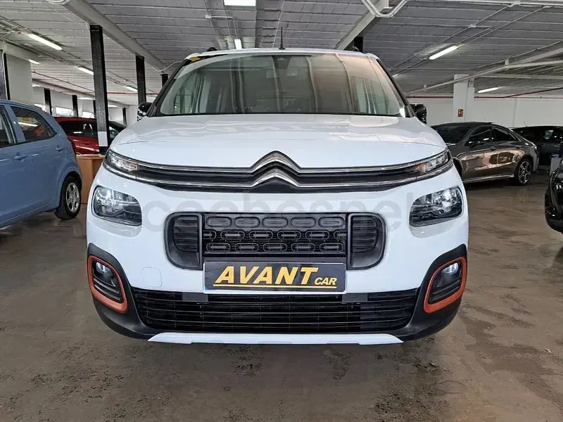 Usado Citroën Berlingo Shine 102 CV (75 kW) 2020 Blanco Monovolumen