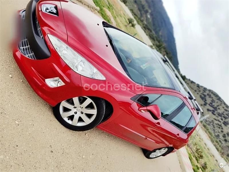 Usado Peugeot 308 SW 110 CV (80 kW) 2008 Granate Familiar