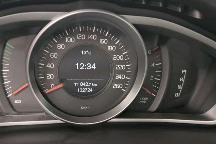 Usado Volvo V40 Momentum 120 CV (88 kW) 2018