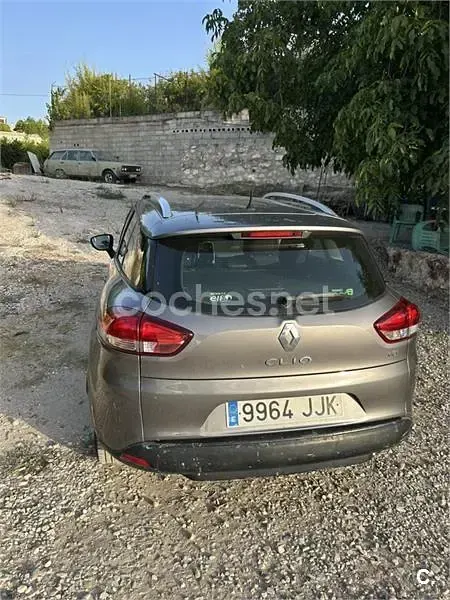 Usado Renault Clio 90 CV (66 kW) 2015 Marrón Familiar