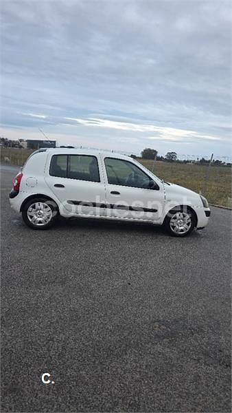 Usado Renault Clio II Expression 80 CV (58 kW) 2003 Blanco Berlina