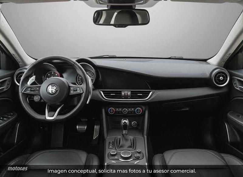 Usado Alfa Romeo Stelvio Sprint 190 CV (139 kW) 2021 Gris SUV