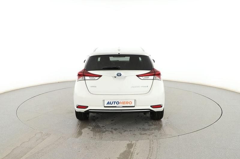 Usado Toyota Auris Hybrid Business Edition 136 CV (100 kW) 2016 Blanco Utilitario