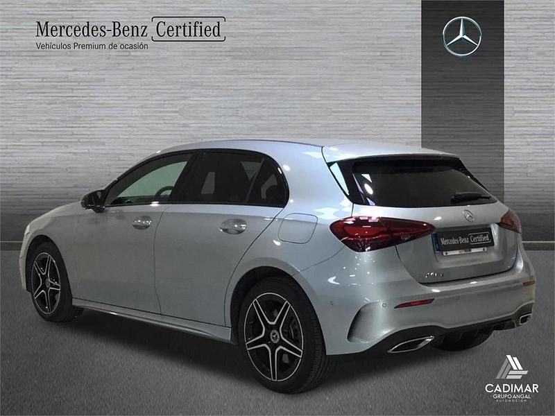 Usado Mercedes A250 AMG line 218 CV (160 kW) 2024 Plata hightech Berlina