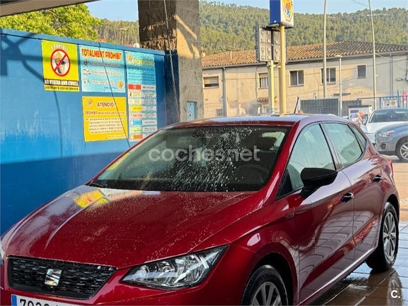 Usado Seat Ibiza Style 80 CV (58 kW) 2020 Rojo Berlina