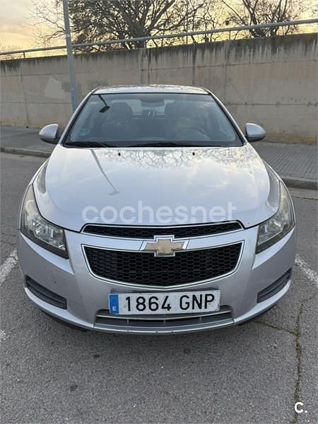 Usado Chevrolet Cruze LS 113 CV (83 kW) 2009 Gris / plata Berlina