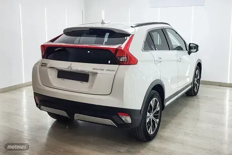 Usado Mitsubishi Eclipse Cross Spirit 163 CV (119 kW) 2019 Blanco SUV