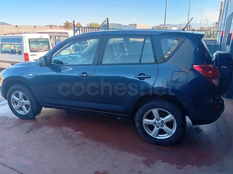 Usado Toyota RAV4 Executive 136 CV (100 kW) 2007 Azul SUV