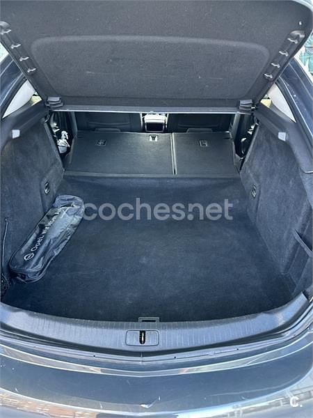 Usado Opel Insignia Selective 140 CV (102 kW) 2015 Gris / plata Berlina