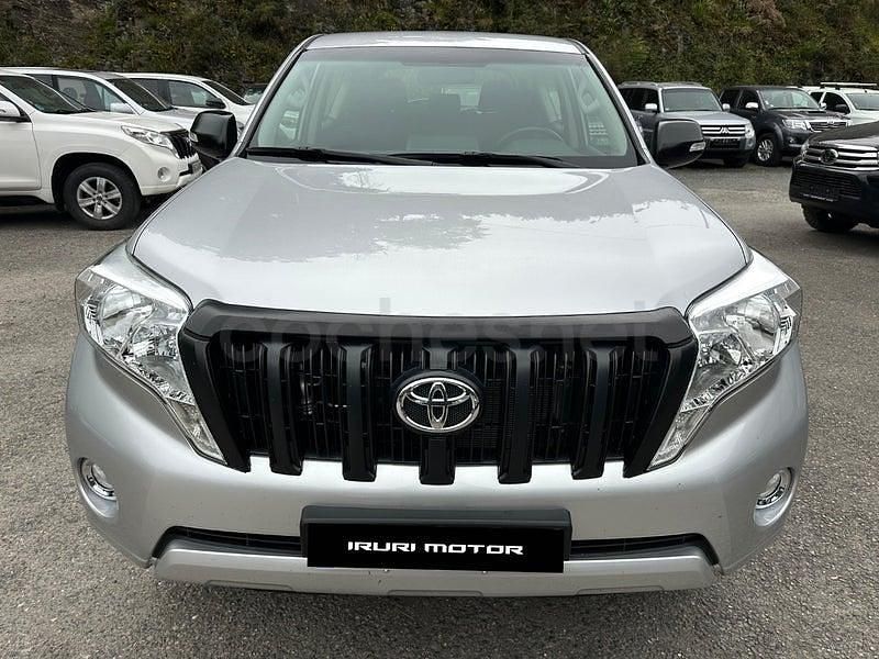 Usado Toyota Land Cruiser 177 CV (130 kW) 2017 Gris / plata SUV