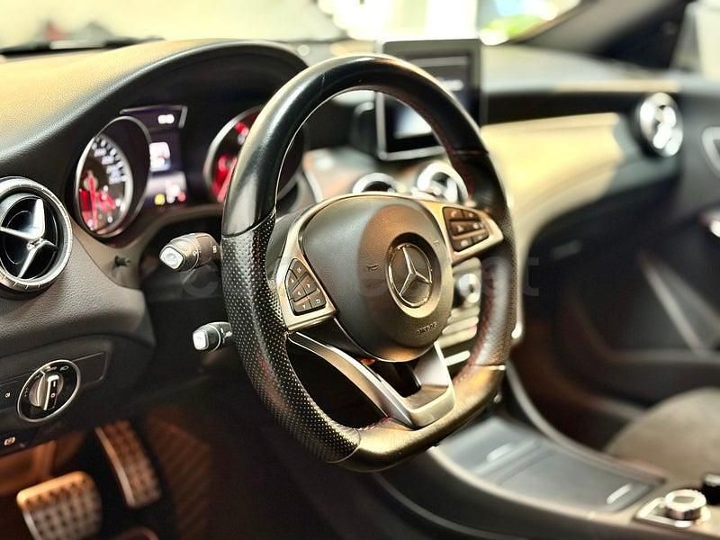 Usado Mercedes CLA200 AMG line 136 CV (100 kW) 2016 Gris / plata Berlina