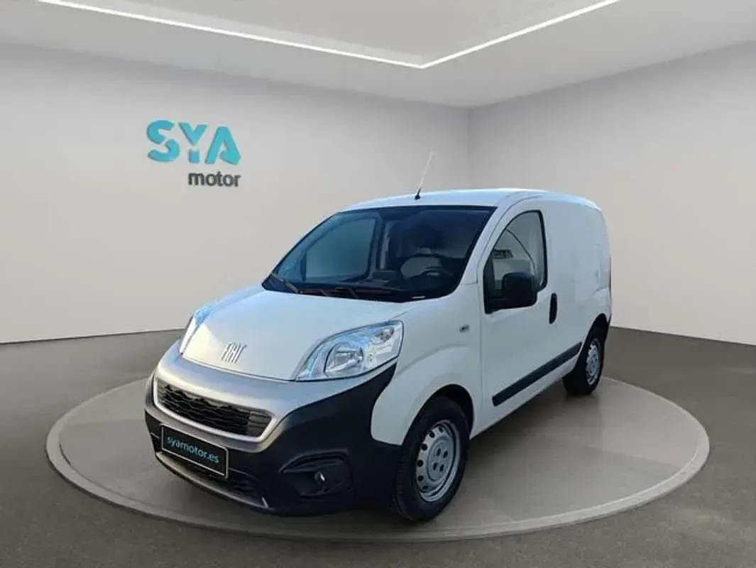Używany Fiat Fiorino 80 KM (58 kW) 2022 Biały Minivan