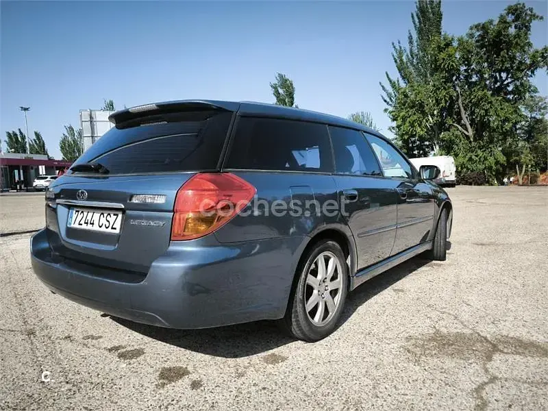 Usado Subaru Legacy 140 CV (102 kW) 2004 Azul Familiar