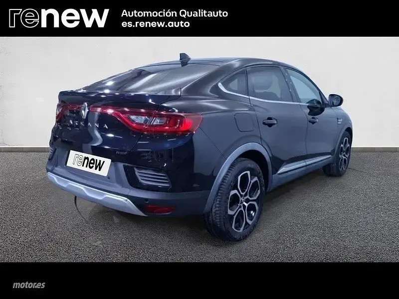 Usado Renault Arkana Techno 145 CV (106 kW) 2022 Negro SUV
