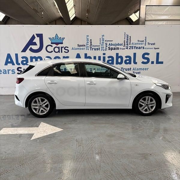 Usado Kia Ceed 100 CV (73 kW) 2021 Blanco Utilitario