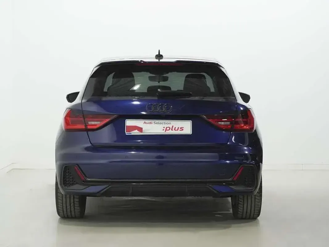 Usado Audi A1 Sportback Black Edition 116 CV (85 kW) 2025 Azul Utilitario