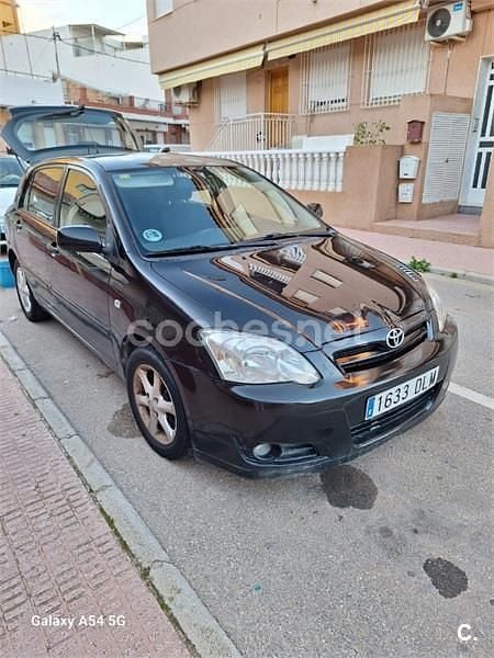 Usado Toyota Corolla Sol 90 CV (66 kW) 2005 Negro Berlina