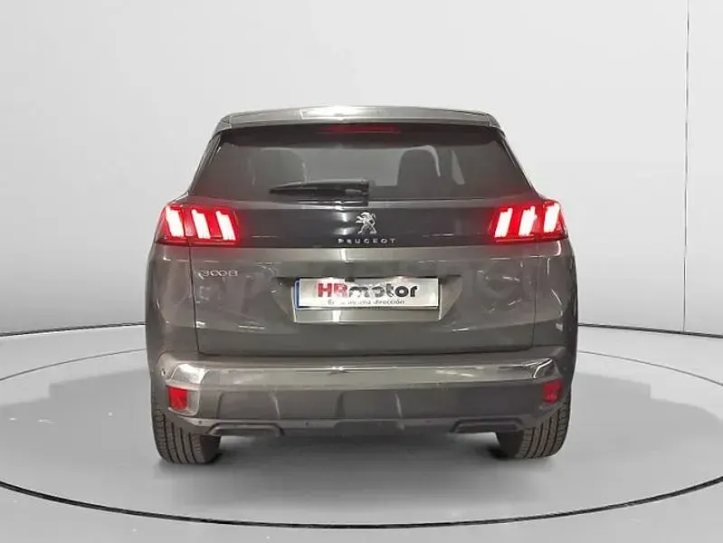 Usado Peugeot 3008 Allure 130 CV (95 kW) 2022 Gris / plata SUV
