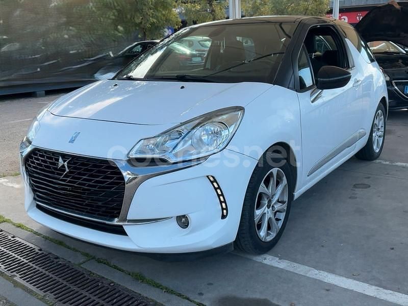 Blanco Usado 2018 DS Automobiles DS3 Berlina | 8990 € (Precio justo) - Imagen 1/4