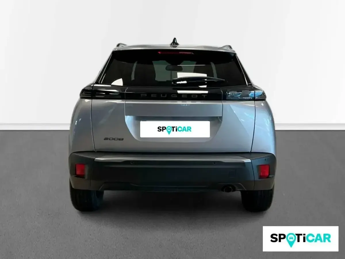 Usado Peugeot 2008 Allure 100 CV (73 kW) 2024 Gris SUV