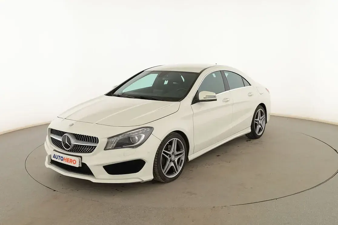 Usado Mercedes CLA200 AMG line 155 CV (114 kW) 2015 Coupe