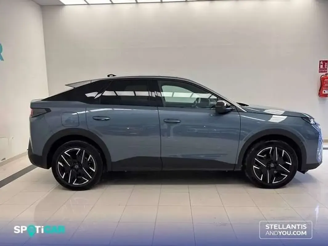 Usado Peugeot 3008 Allure 145 CV (106 kW) 2025 Azul SUV
