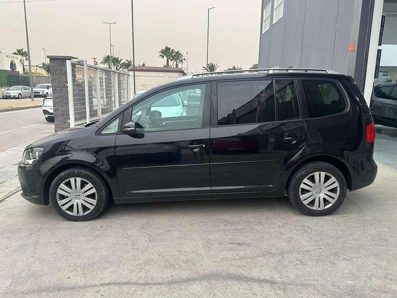 Usado VW Touran Edition 105 CV (77 kW) 2014 Negro Monovolumen