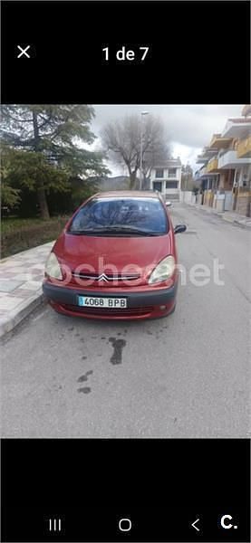 Usado Citroën Xsara Picasso 90 CV (66 kW) 2001 Granate Monovolumen
