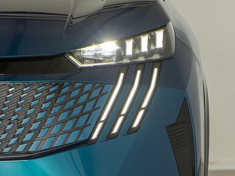 Usado Peugeot e-3008 GTi 157 kW (214 CV) 2024 Azul SUV